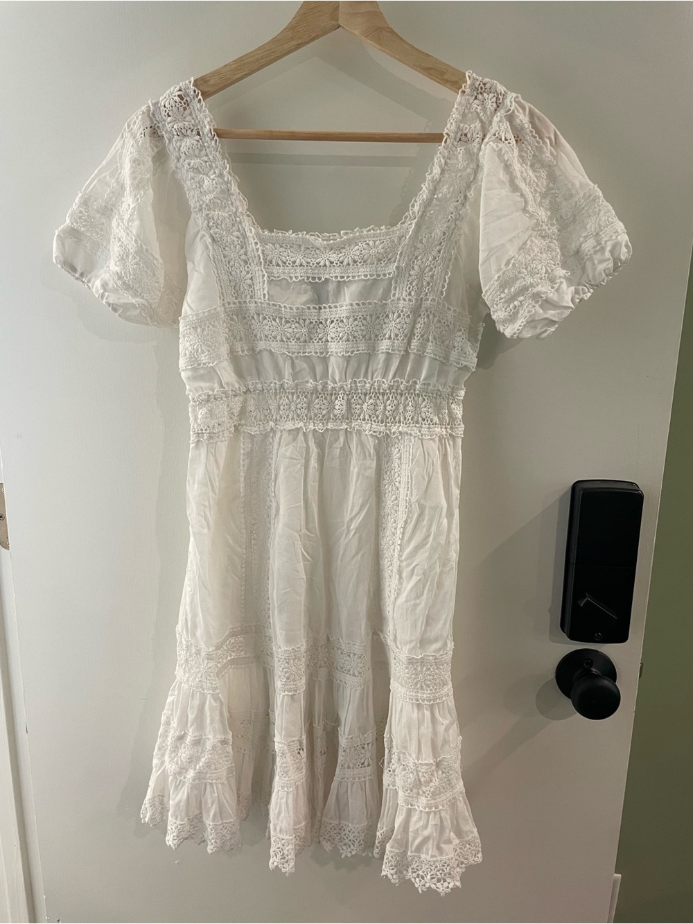 Victoria’s Secret white Lace-Trim Puff Sleeve Dress size 0